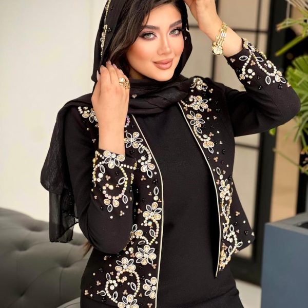 هانیا سلطنتی-کت و سارافون